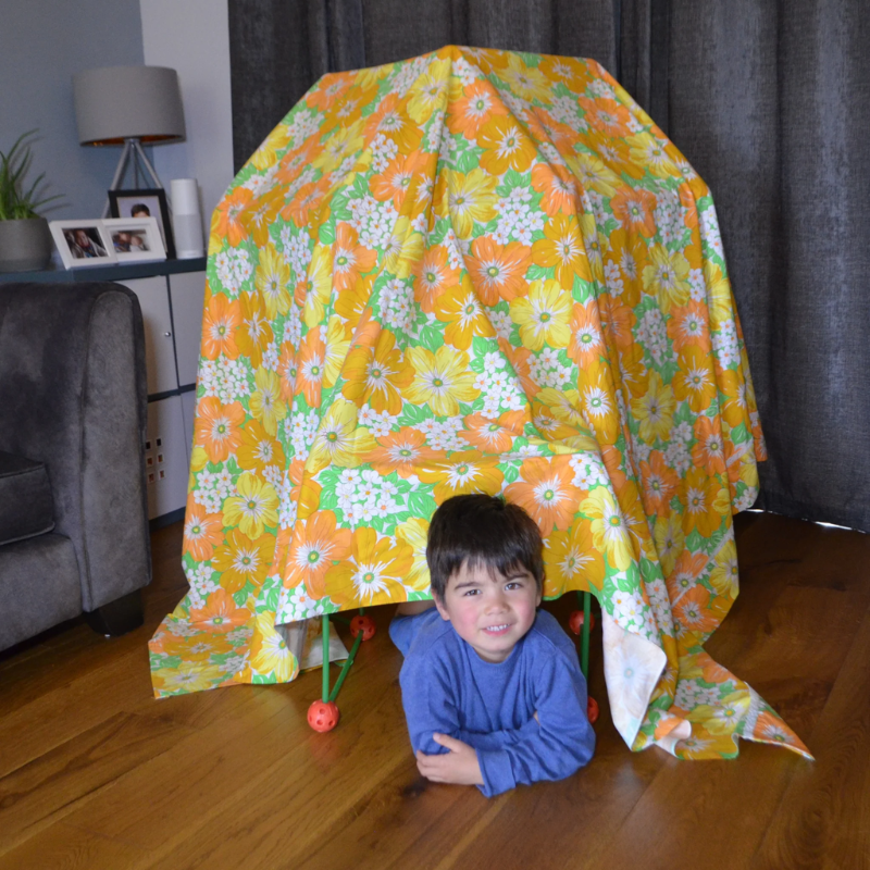 Wonderbox Glow in Dark Build A Fort