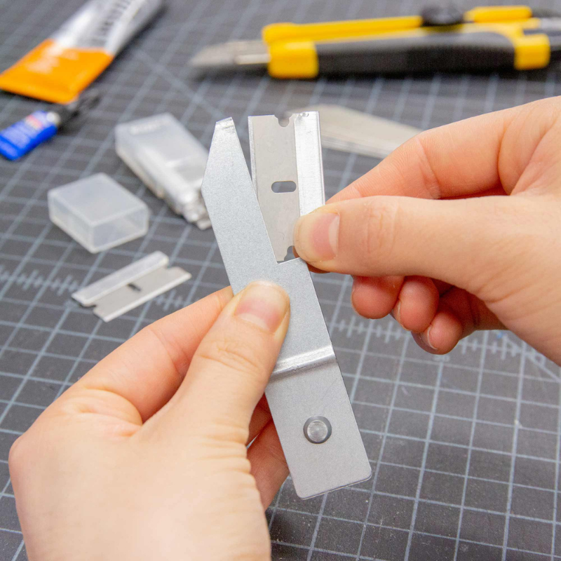 BAZIC Razor Replacement Blade with Tube (8/Tube)
